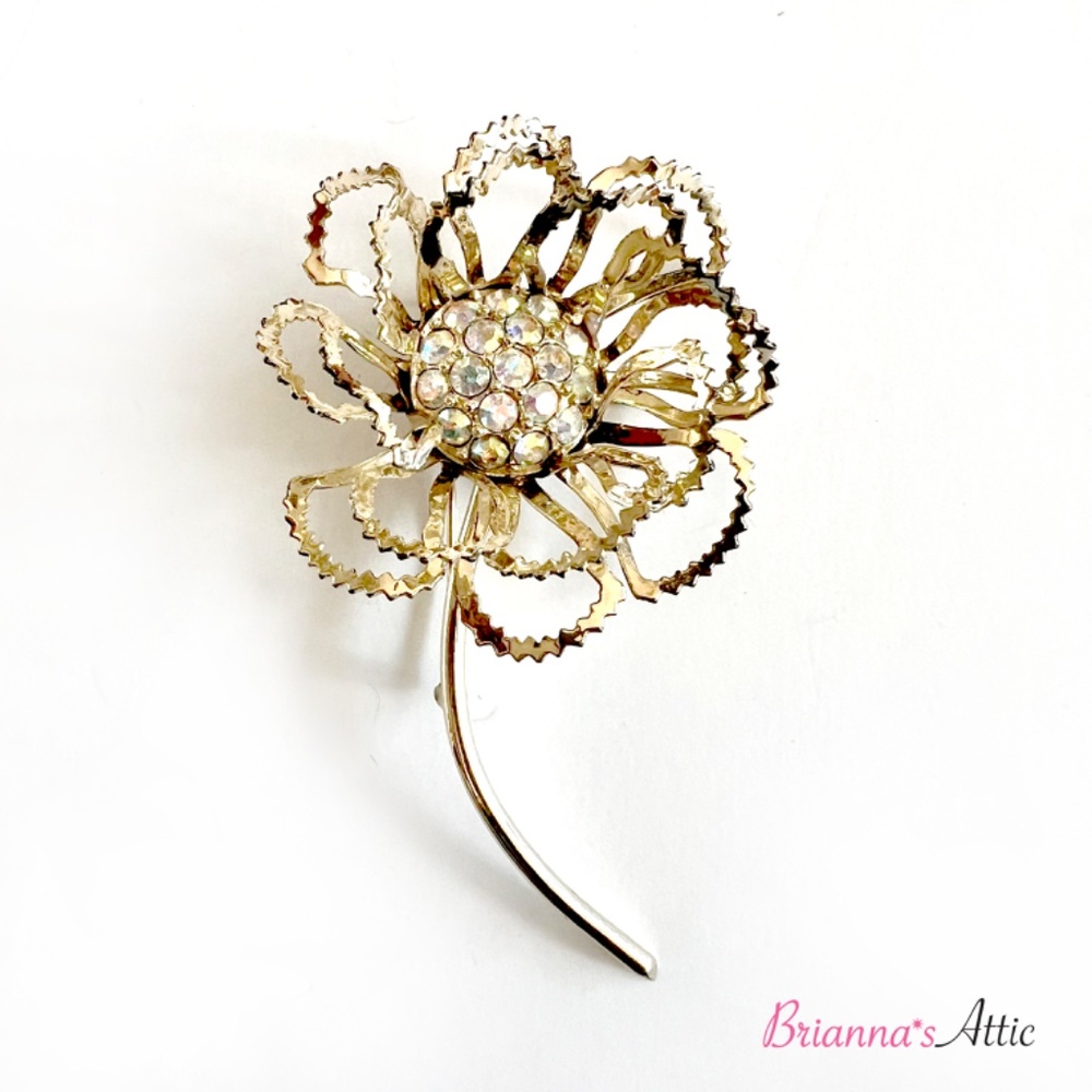 vintage gold plated crystals embedded flower brooch pin
